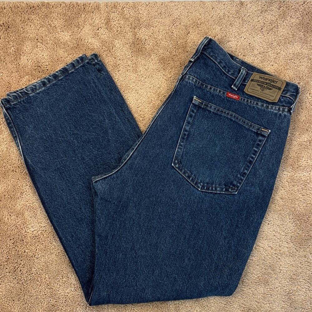 Wrangler Premium Quality Men's Dark Blue Regular Fit Denim Jeans Size 38 X 30